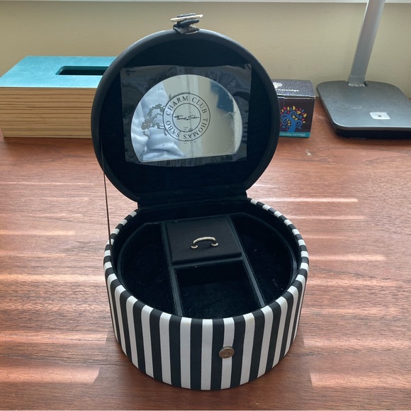Thomas Sabo Jewelry Box - Picture 2 of 5